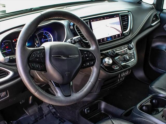2022 Chrysler Pacifica Hybrid Touring L