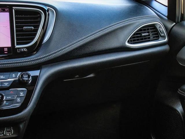 2022 Chrysler Pacifica Hybrid Touring L