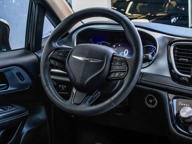 2022 Chrysler Pacifica Hybrid Touring L