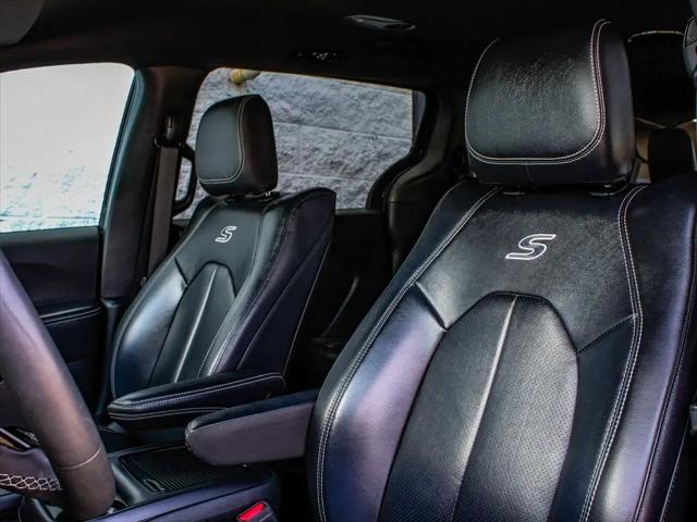 2022 Chrysler Pacifica Hybrid Touring L