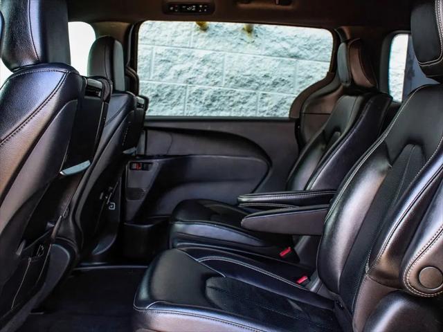 2022 Chrysler Pacifica Hybrid Touring L