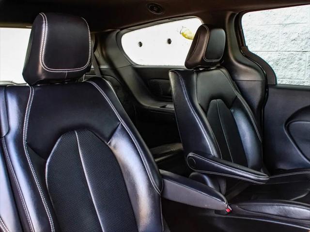 2022 Chrysler Pacifica Hybrid Touring L