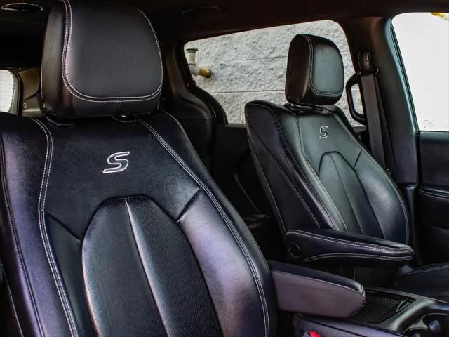2022 Chrysler Pacifica Hybrid Touring L