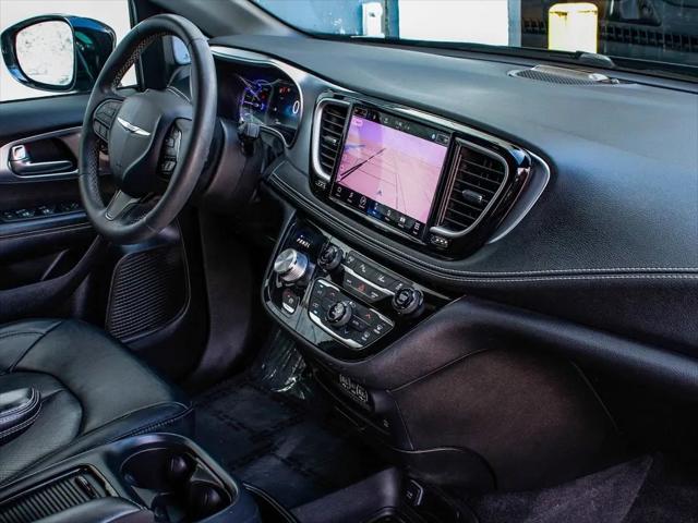 2022 Chrysler Pacifica Hybrid Touring L