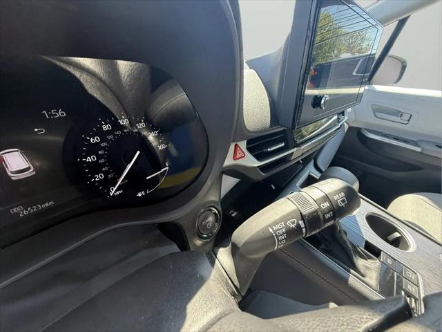 2025 Toyota Sienna LE
