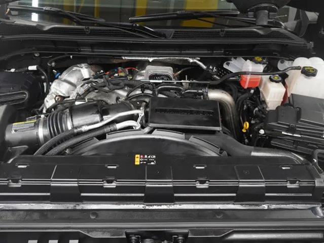 2025 GMC Sierra 2500HD Crew Cab, Standard Bed, AT4, 4WD