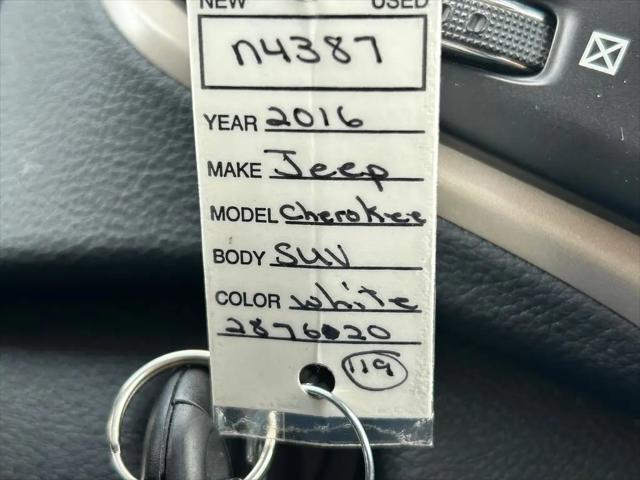 2016 Jeep Cherokee Sport