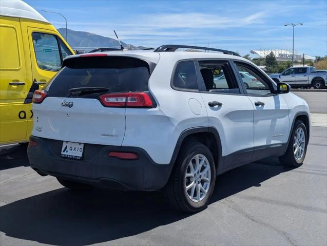2016 Jeep Cherokee Sport