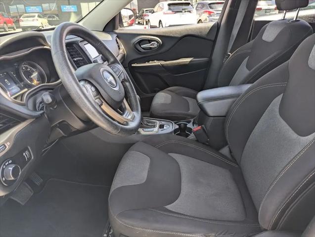2016 Jeep Cherokee Sport