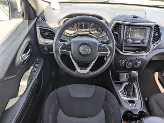 2016 Jeep Cherokee Sport