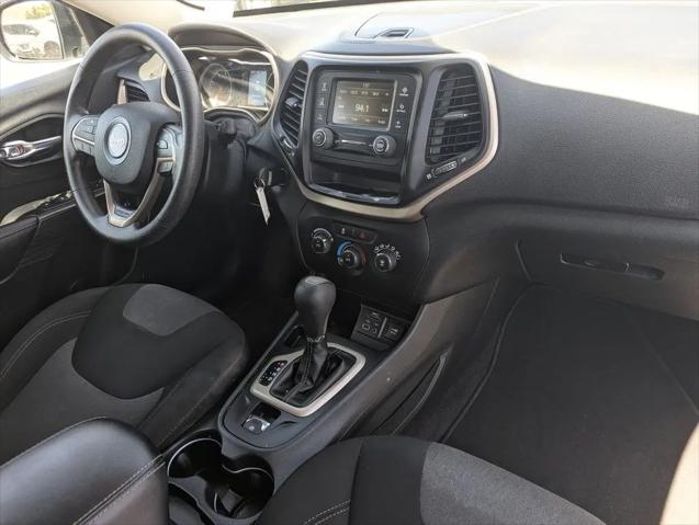 2016 Jeep Cherokee Sport