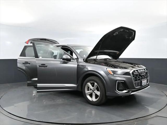 2025 Audi Q7 Premium 45 TFSI quattro Tiptronic