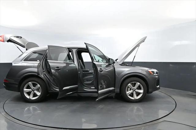 2025 Audi Q7 Premium 45 TFSI quattro Tiptronic