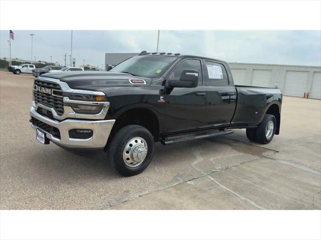 2025 Ram 3500 Tradesman Crew Cab 4x4 8' Box