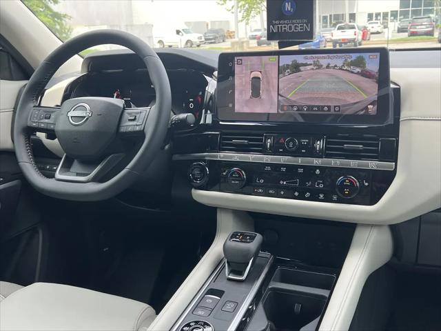 2026 Nissan Pathfinder SL