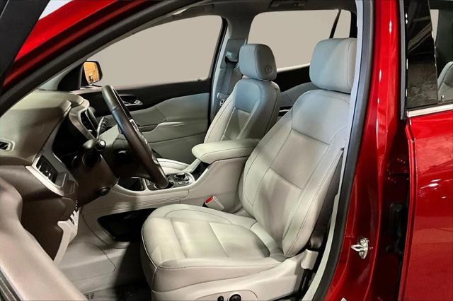 2023 GMC Acadia AWD SLT