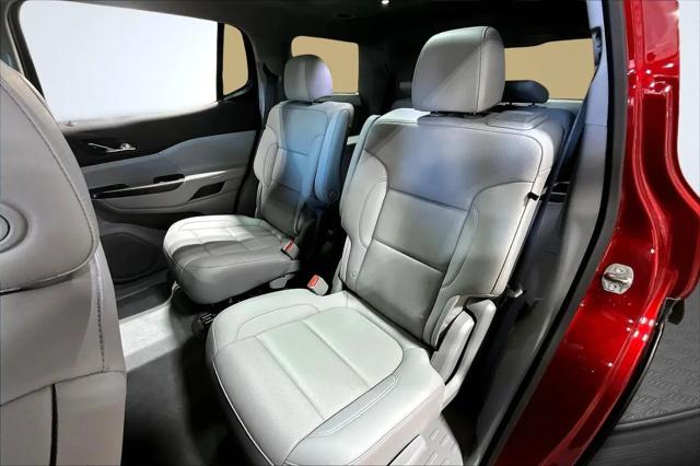 2023 GMC Acadia AWD SLT