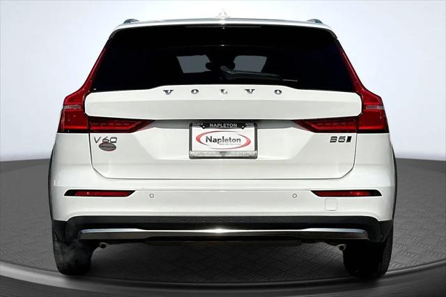 2024 Volvo V60 Cross Country B5 Plus