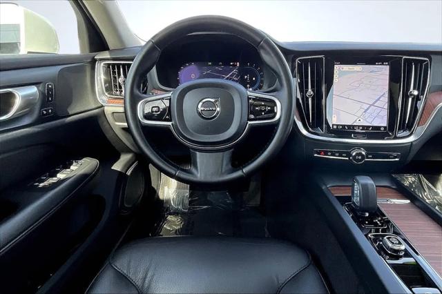 2024 Volvo V60 Cross Country B5 Plus