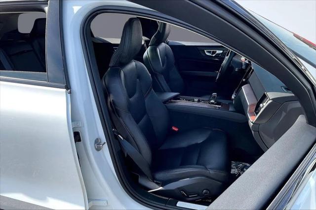 2024 Volvo V60 Cross Country B5 Plus