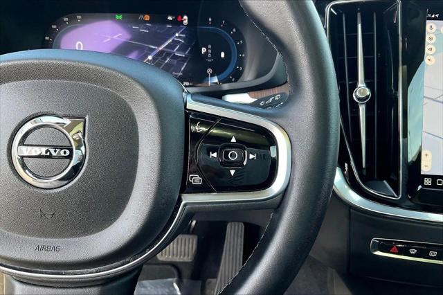 2024 Volvo V60 Cross Country B5 Plus