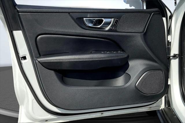 2024 Volvo V60 Cross Country B5 Plus