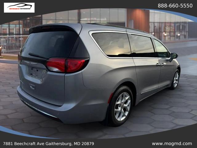 2017 Chrysler Pacifica Touring-L