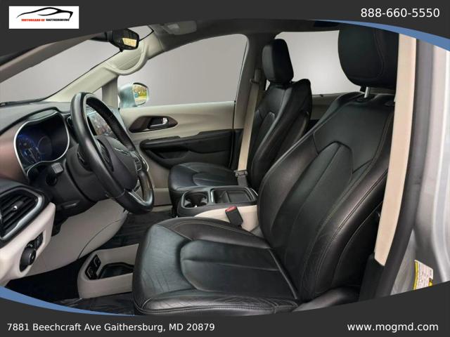 2017 Chrysler Pacifica Touring-L