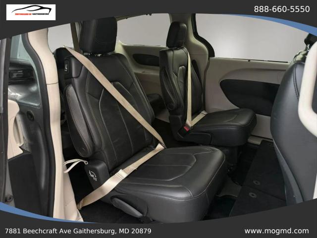 2017 Chrysler Pacifica Touring-L