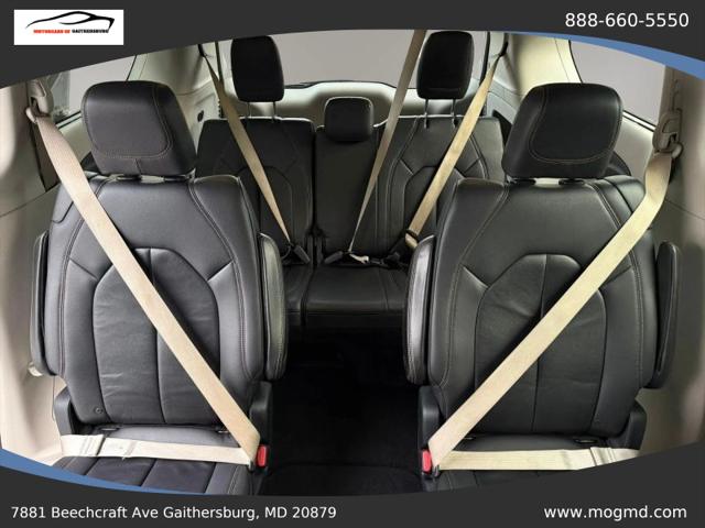 2017 Chrysler Pacifica Touring-L
