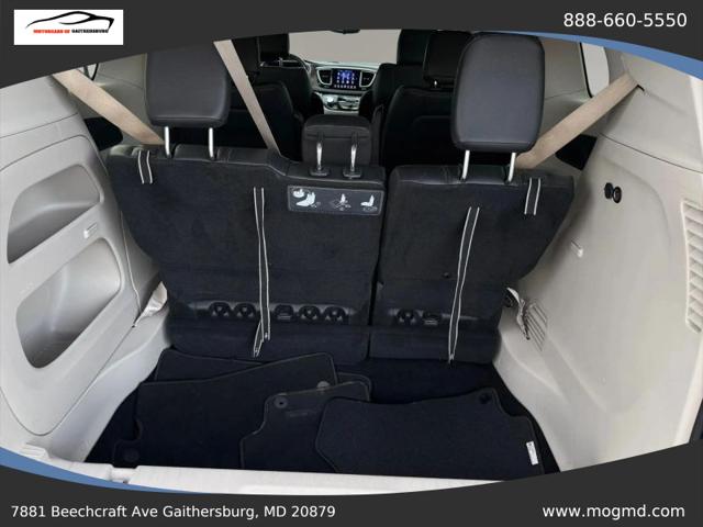 2017 Chrysler Pacifica Touring-L