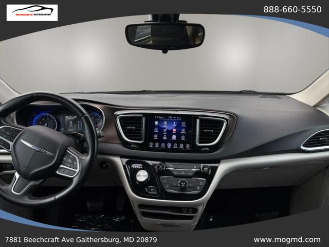2017 Chrysler Pacifica Touring-L