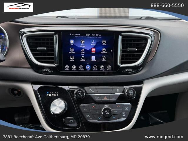2017 Chrysler Pacifica Touring-L