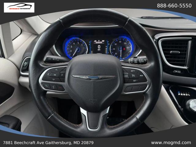 2017 Chrysler Pacifica Touring-L