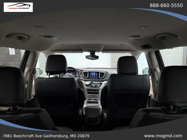 2017 Chrysler Pacifica Touring-L