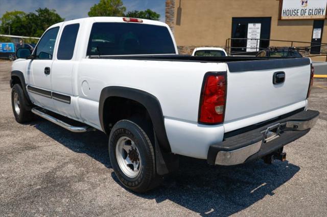 2004 Chevrolet Silverado 2500HD LS