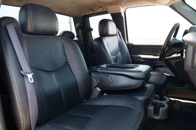 2004 Chevrolet Silverado 2500HD LS