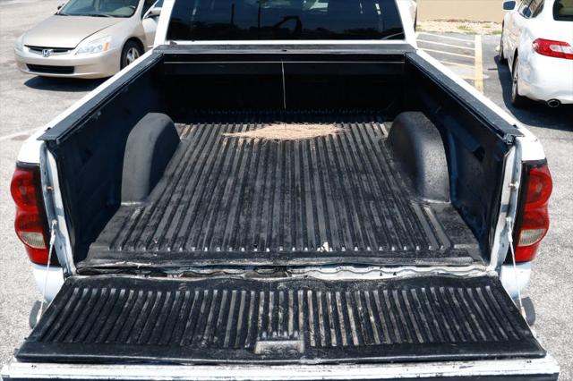 2004 Chevrolet Silverado 2500HD LS
