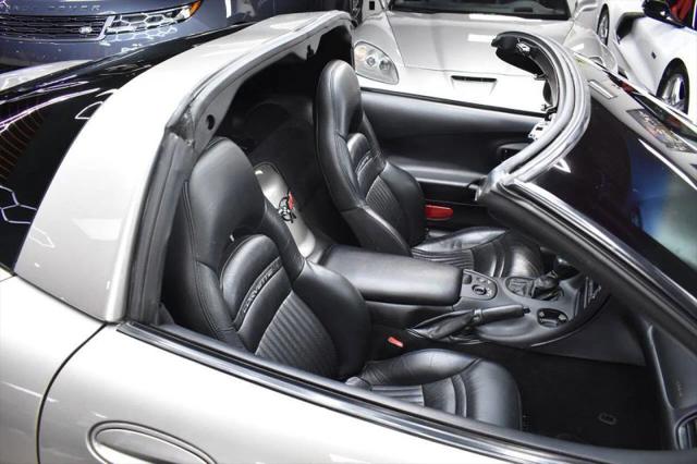 2000 Chevrolet Corvette Base
