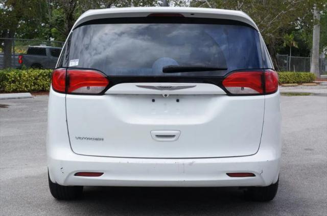 2021 Chrysler Voyager L