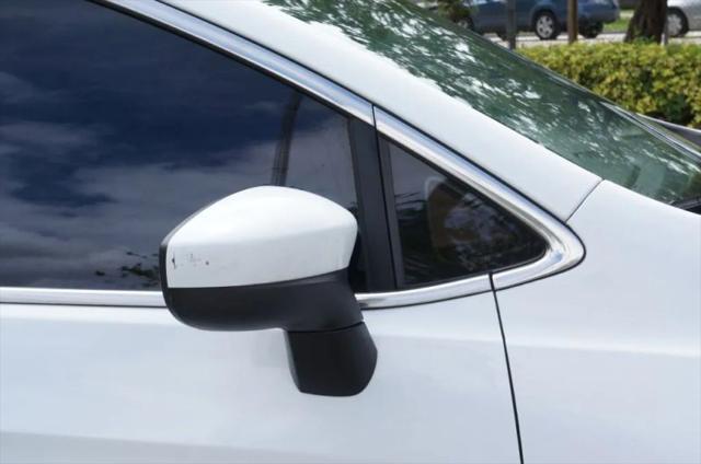 2021 Chrysler Voyager L