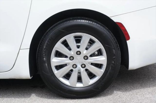 2021 Chrysler Voyager L