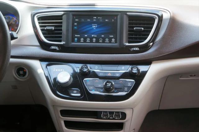 2021 Chrysler Voyager L