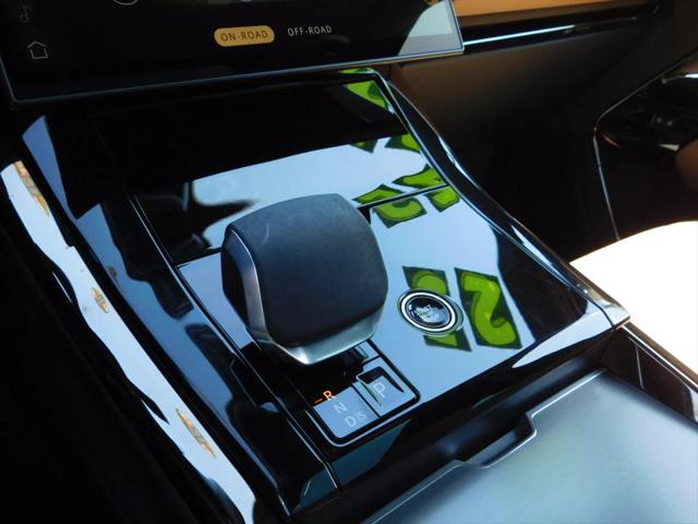 2025 Land Rover Range Rover Sport P360 SE
