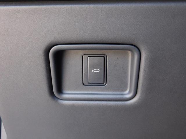 2025 Land Rover Range Rover Sport P360 SE