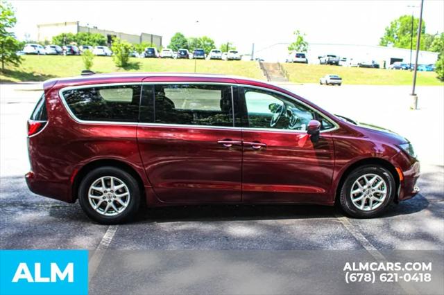2023 Chrysler Voyager LX