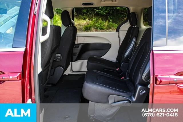 2023 Chrysler Voyager LX