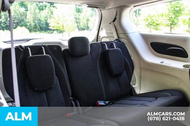 2023 Chrysler Voyager LX