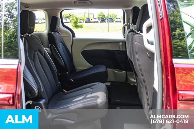 2023 Chrysler Voyager LX