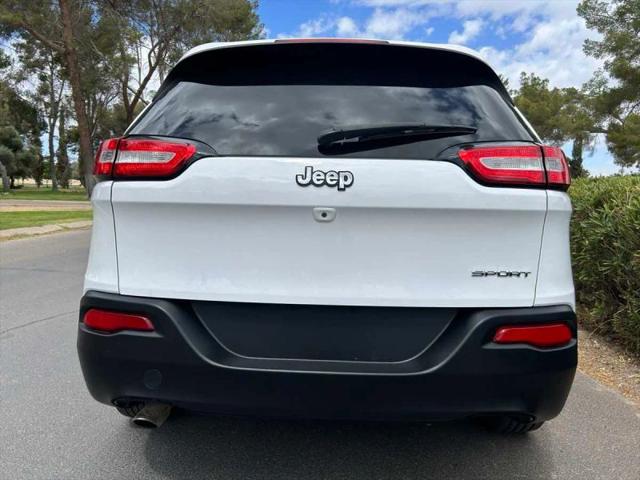 2016 Jeep Cherokee Sport